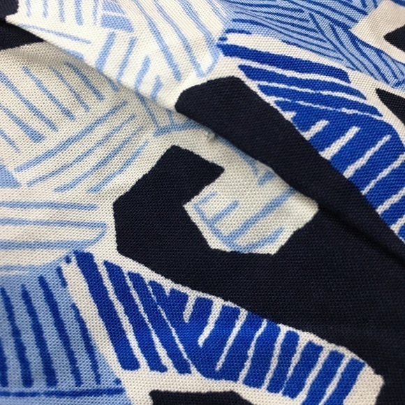 CROWN & IVY Top Blouse Elephants Split V Neck 3/4 Sleeve Navy Size Large NWT - Picture 9 of 10